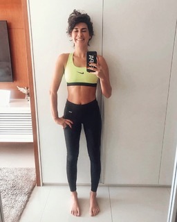 Fernanda Paes Leme feet photo thumbnail