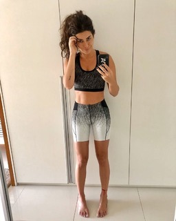 Fernanda Paes Leme feet photo thumbnail