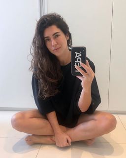 Fernanda Paes Leme feet photo thumbnail