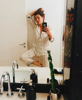 Fernanda Paes Leme feet photo thumbnail