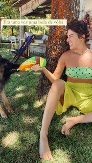 Fernanda Paes Leme feet photo thumbnail