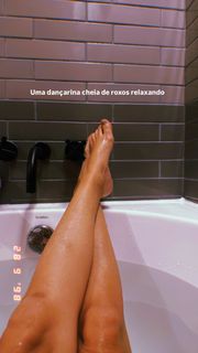 Fernanda Paes Leme feet photo thumbnail