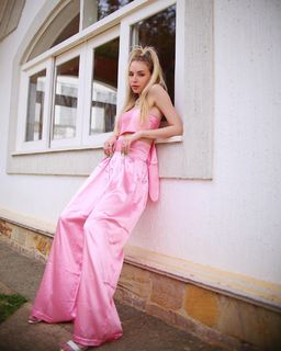 Fernanda Schneider feet photo 5