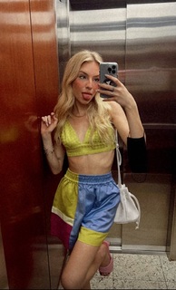 Fernanda Schneider feet photo 5