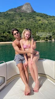 Fernanda Schneider feet photo 13