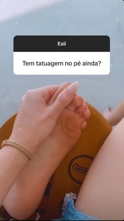 Fernanda Schneider feet photo 3