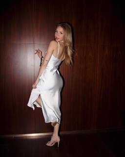 Fernanda Schneider feet photo 12