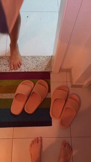 Fernanda Schneider feet photo 2