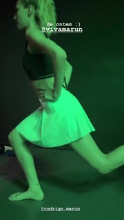 Fernanda Schneider feet photo 12