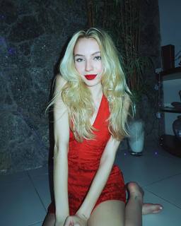 Fernanda Schneider feet photo 17