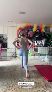 Fernanda Schneider feet photo 19