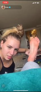 Fernanda Schneider feet photo 12
