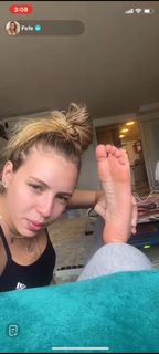 Fernanda Schneider feet photo 11