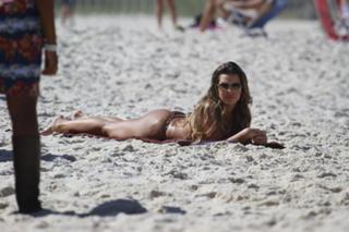 Fernanda Souza feet photo thumbnail