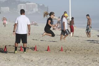 Fernanda Souza feet photo thumbnail