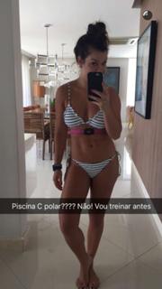 Fernanda Souza feet photo thumbnail