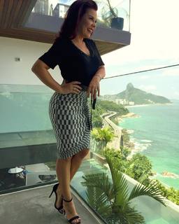 Fernanda Souza feet photo thumbnail