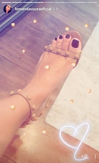 Fernanda Souza feet photo thumbnail