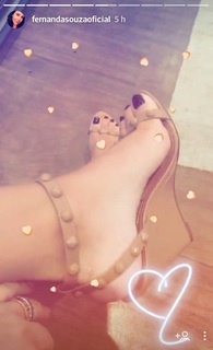Fernanda Souza feet photo thumbnail