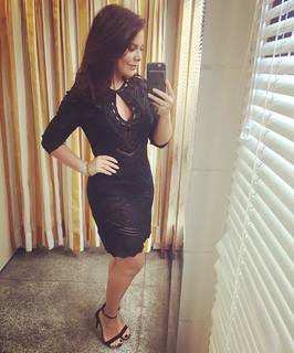 Fernanda Souza feet photo thumbnail