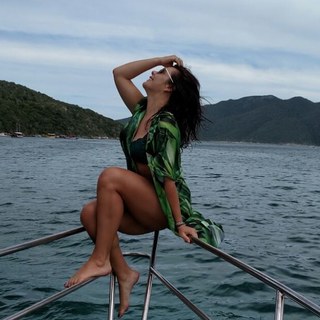 Fernanda Souza feet photo thumbnail