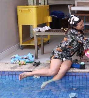 Fernanda Souza feet photo thumbnail