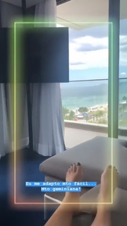 Fernanda Souza feet photo thumbnail