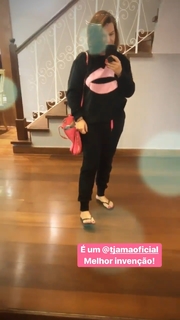 Fernanda Souza feet photo thumbnail