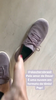 Fernanda Souza feet photo thumbnail