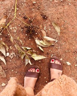 Fernanda Souza feet photo thumbnail