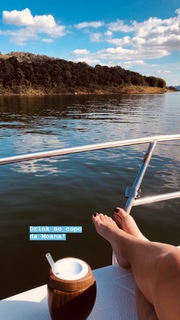 Fernanda Souza feet photo thumbnail