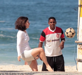 Fernanda Torres feet photo 12