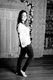 Fernanda Vasconcellos feet photo thumbnail