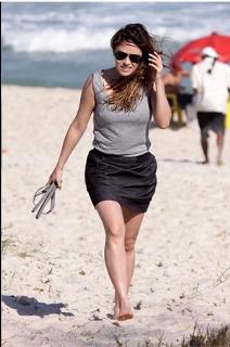 Fernanda Vasconcellos feet photo thumbnail