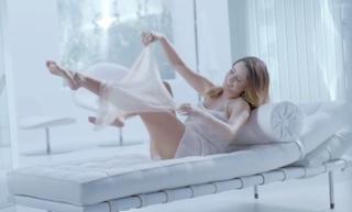 Fernanda Vasconcellos feet photo thumbnail