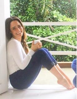 Fernanda Vasconcellos feet photo thumbnail
