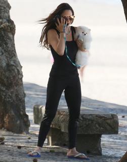 Fernanda Vasconcellos feet photo thumbnail