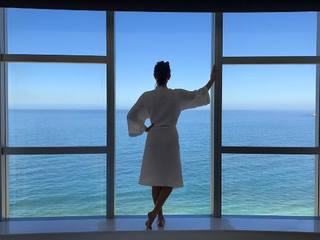 Fernanda Vasconcellos feet photo thumbnail