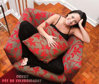 Fernanda Vasconcellos feet photo thumbnail