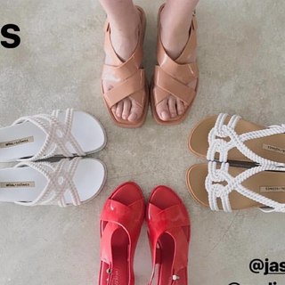 Fernanda Vasconcellos feet photo thumbnail