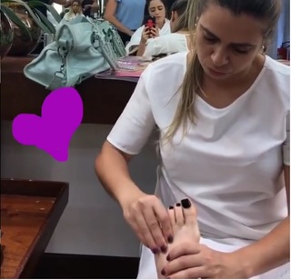 Fernanda Vasconcellos feet photo thumbnail