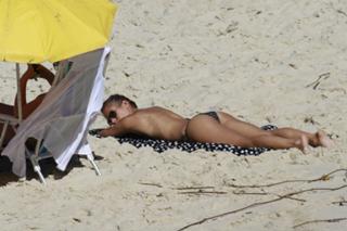 Fernanda de Freitas feet photo thumbnail