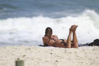 Fernanda de Freitas feet photo thumbnail