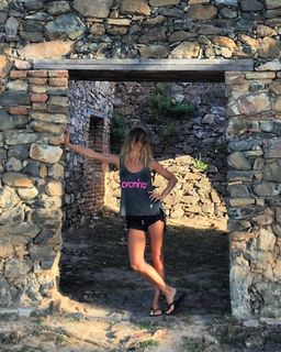 Fernanda de Freitas feet photo thumbnail