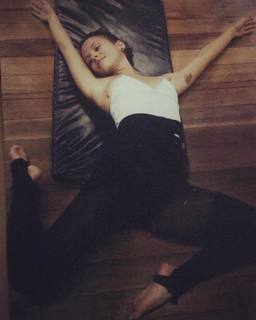 Fernanda de Freitas feet photo thumbnail