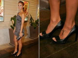 Fernanda de Freitas feet photo thumbnail