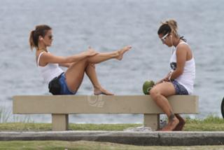 Fernanda de Freitas feet photo thumbnail