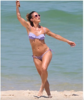 Fernanda de Freitas feet photo thumbnail