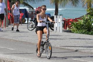 Fernanda de Freitas feet photo thumbnail