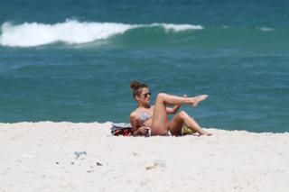 Fernanda de Freitas feet photo thumbnail